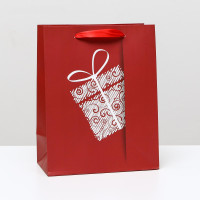 Пакет ламинированный "Красный подарок" 18 x 23 x 10 см
