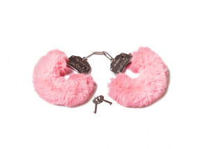 Шикарные наручники с пушистым мехом пастельно розового цвета Шикарные наручники с пушистым мехом пастельно розового цвета